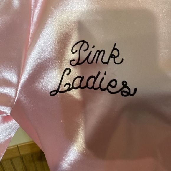 The pink ladies Barbie pink lightweight jacket. Size medium - Picture 6 of 9